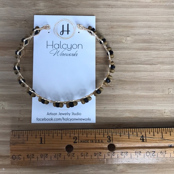 Zigzag Gold Wire Bangle Bracelet w/ Wooden Beads - Picture 2 of 4